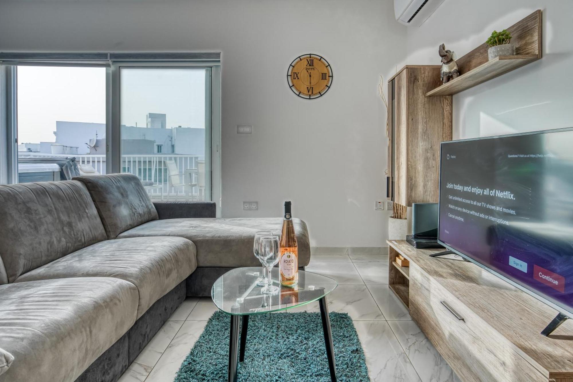 Apartmán Poseidon Court Penthouse Superior St. Paul's Bay Exteriér fotografie